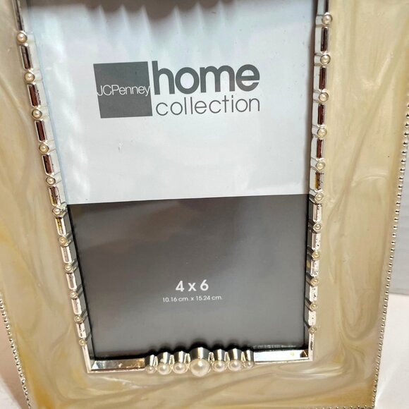 JCPenney Home Collection Pearl & Silver 4x6 Photo Album With Frame Cover - Picture 2 of 9